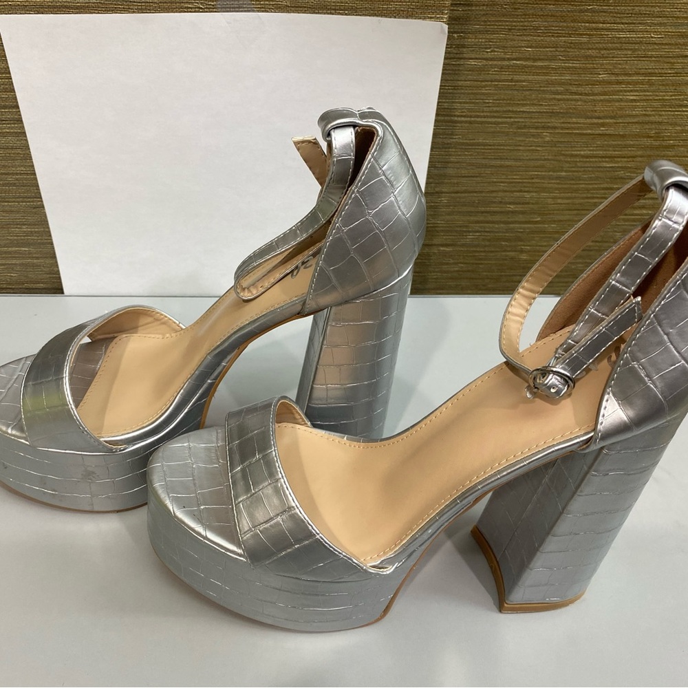 Sexy Block Platform Heels/SOLD - Picture 5 of 5